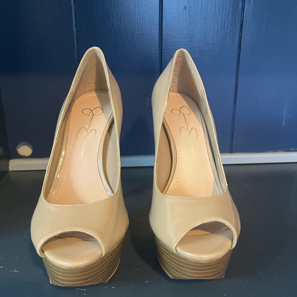 Jessica Simpson Hazil (Nude Patent) Heels Size 7B - Picture 5 of 15
